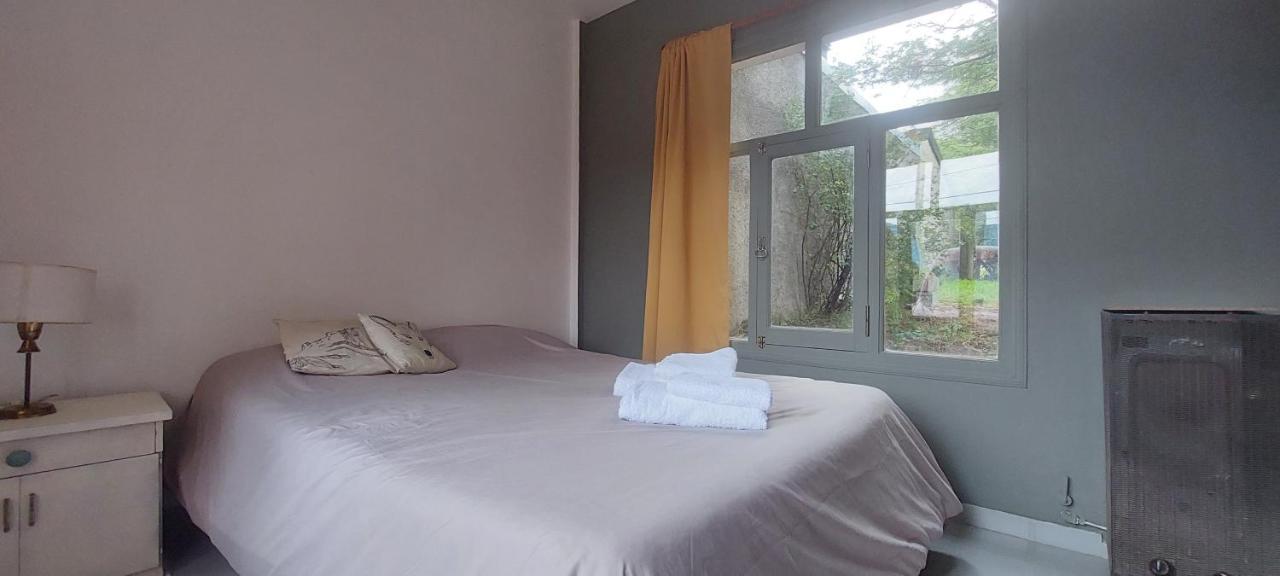 Habitacion En Casa De Familia Cerca De La Laguna Room Next To The Lagoon 우수아이아 외부 사진